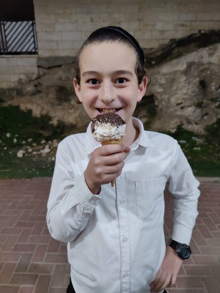 Avos uBanim - Ice Cream